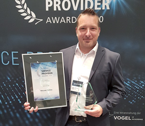 Head of Marketing Christian Fitz with the Service Provider Award 2020.